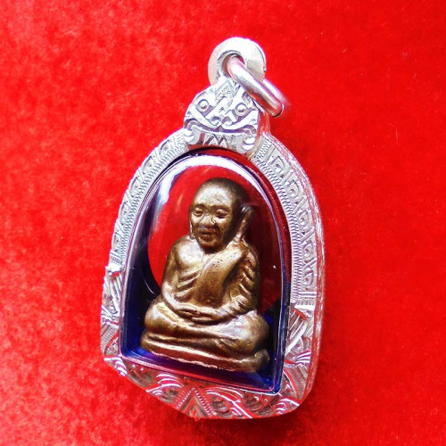 รูปเหมือนปั๊มอุดกริ่ง หลวงพ่อเงิน บางคลาน วัดวังจิก รุ่น ว.จ.555 เนื้อนวโลหะ ปี 2555 ตลับเงิน