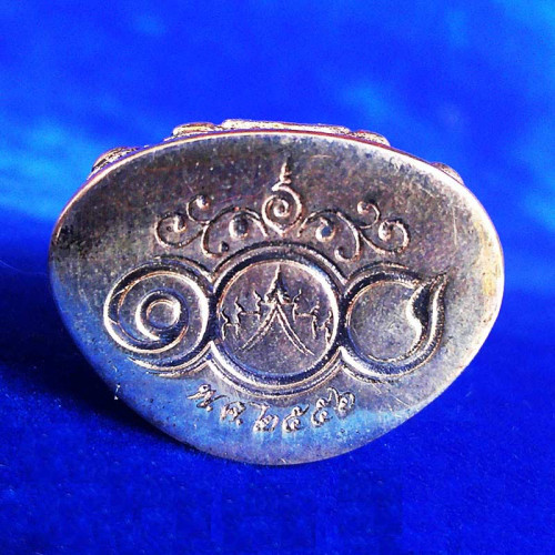 1 ใน 500 องค์ พระกริ่งมิ่งมงคล ญ.สส.100 ปี ขนาดสูง 3.9 ซม. สมเด็จพระสังฆราช เนื้อเงินก้นเงิน สวยหายา 2