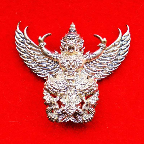 พญาครุฑหยุดนาค รุ่นแรก พระอาจารย์ต๋อง วัดพุตะเคียน จ.กาญจนบุรี เนื้อทองขาว ตอกโค้ด สวยมาก น่าบูชา 3