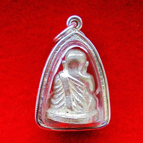 รูปหล่อหลวงพ่อเงิน บางคลาน รุ่นช้างคู่ เนื้อเงิน พิมพ์ใหญ่ หล่อนำฤกษ์ในพิธี วัดท้ายน้ำ ปี 2526 2