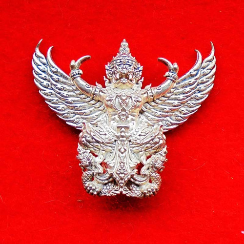 พญาครุฑหยุดนาค รุ่นแรก พระอาจารย์ต๋อง วัดพุตะเคียน จ.กาญจนบุรี เนื้อทองขาว ตอกโค้ด สวยมาก น่าบูชา 2