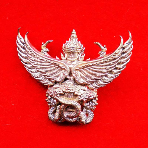 พญาครุฑหยุดนาค รุ่นแรก พระอาจารย์ต๋อง วัดพุตะเคียน จ.กาญจนบุรี เนื้อทองขาว ตอกโค้ด สวยมาก น่าบูชา 3 1