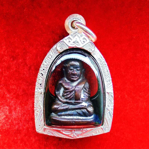 รูปหล่อหลวงพ่อเงิน พิมพ์นิยม เนื้อนวโลหะ ผสมชนวนบริจาค รุ่นเงินหมุน วัดทับทิม ปี 2558 จากชุดกรรมการ_ 1