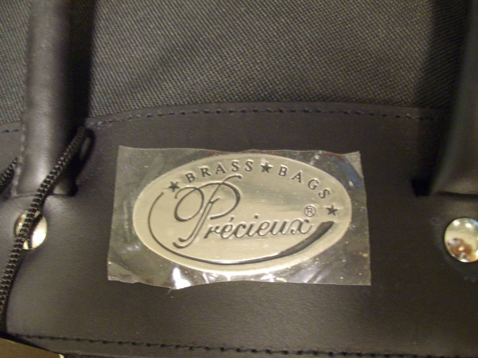กระเป๋าใส่ tenor saxophone  ยี่ห้อ Rock bag 2