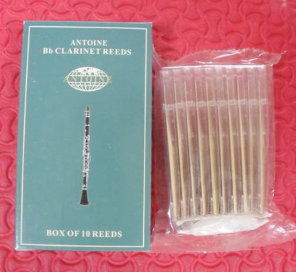 ลิ้นสำหรับ clarinet ยี่ห้อ Antoine รุ่นกล่องเขียว บรรจุ 10 ชิ้น มีให้เลือกตั้งแต่ เบอร์ 2,2.5,3,3.5