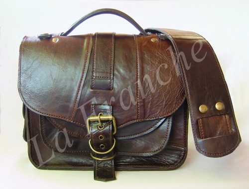 กระเป๋า Handmade สะพายชาย สีน้ำตาลเข้ม B00702-1