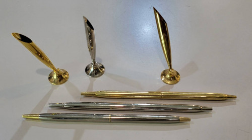 ชุดถ้วยเสียบปากกาทองเหลือง พร้อมปากกาทอง  (Pen & Brass Pen Stand) 1