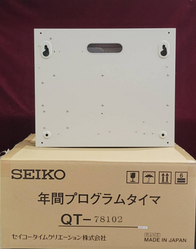 YEARLY PROGRAMMABLE TIMER (GNSS Synchronization) Wall-Mount Type QT-78102 6