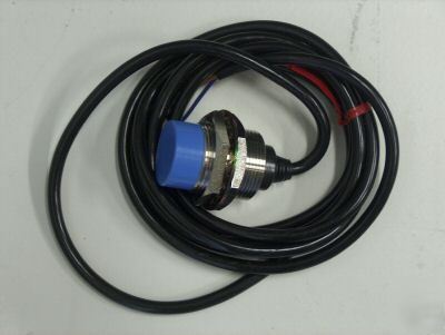 EV-130U Keyence ev-130U proximity sensor switch 2 wire. 1
