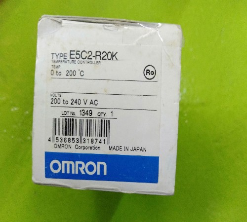 OMRON E5C2-R20K 100-240VAC ราคา3000บาท