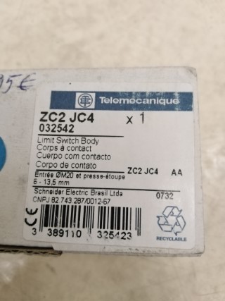 LIMIT SWITCH SCHNEIDER ELECTRIC ZC2-JC4 ราคา 3552  บาท