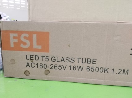 FSL LED T5 GLASS TUBE AC180-265V 16W 6500K 1.2M 16W ราคา 160 บาท