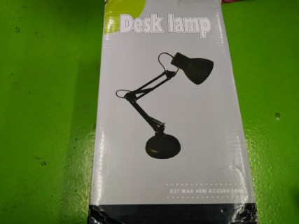 DESK LAMP BLACK  E27 MAX 40W AC230V 50HZ ราคา 400 บาท