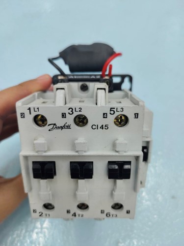 DANFOSS MAGNETIC CONTACTOR MODEL: CI45 80/70A 600V ราคา 7,056.00 บาท
