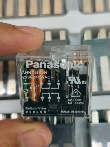 PANASONIC RELAY MODEL: AHN211Y2N 220/240VAC ราคา 494 บาท
