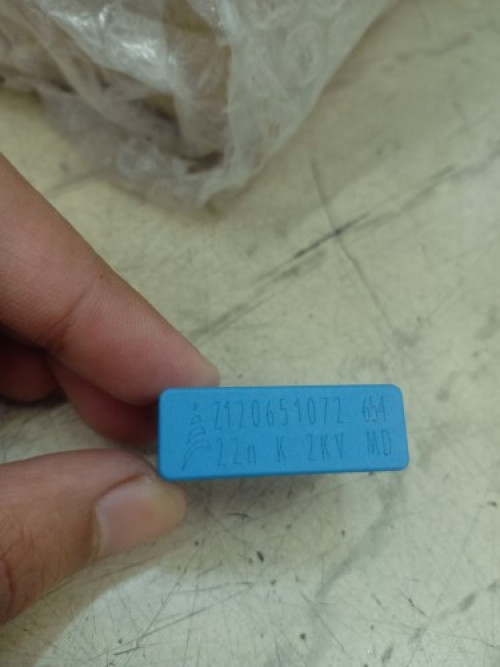 CAPACITOR 654 22N K 2KV ราคา 656 บาท