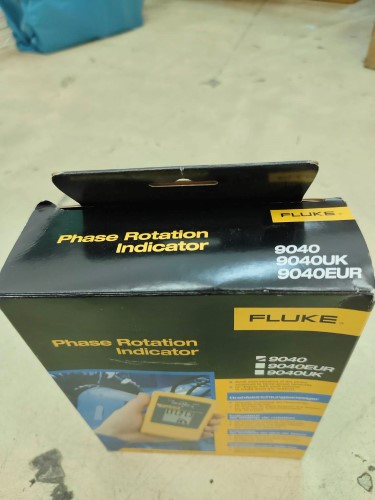FLUKE เครื่องวัดลำดับเฟสแบบดิจิตอล Model: 9040 Phase Rotation Indicator ...