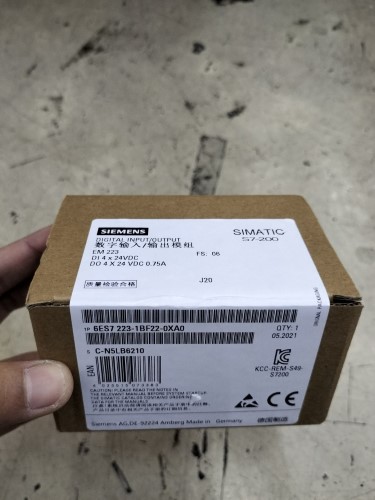 One Brand NEW IN BOX Siemens 6ES7223-1PM22-0XA0 Fast ship with