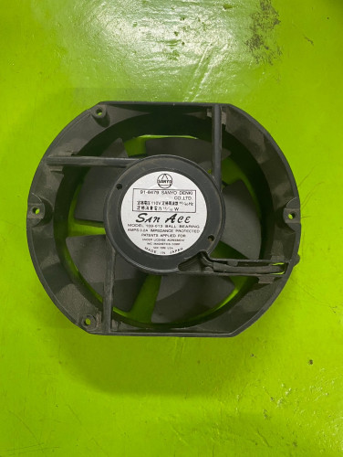 SAN ACE 109-013 110V 13/12W 0.2A ราคา 2000 บาท 
