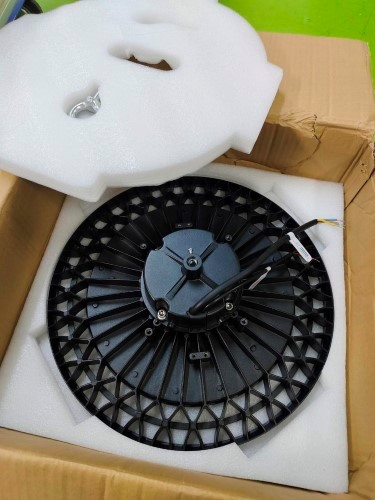 โคมไฟ LED HIGHBAY LIGHT MODEL: SW-H003F-W240-S 250W AV100-277V 6500K 50-60HZ ราคา 2,500 บาท