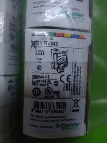 SCHNEIDER XB4BVM3 ราคา 100 บาท