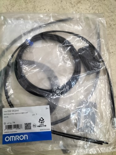OMRON PHOTOELECTRIC SWITCH FIBER UNIT MODEL: E32-DC200 ราคา 5,200.00 บาท 1