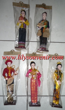 ตุ๊กตา 4 ภาค