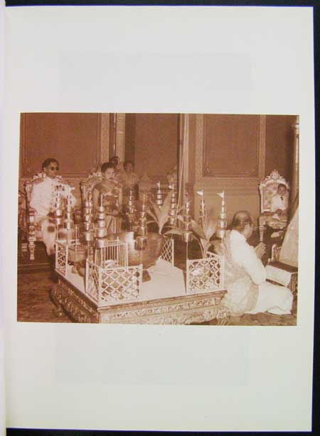 มณีพลอยร้อยแสง / รวมพระราชนิพนธ์ ในสมเด็จพระเทพรัตนราชสุดาฯ สยามบรมราชกุมารี 5