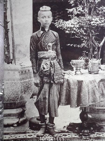 จิตรกรรมพระราชประวัติรัชกาลที่ 5 / เอนก นาวิกมูล 9