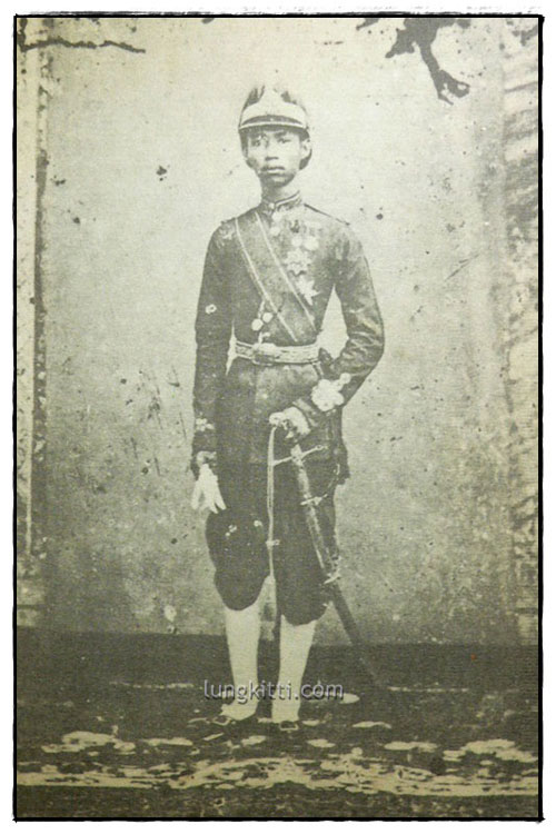 ประมวลพระบรมฉายาลักษณ์ และพระราชประวัติ รัชกาลที่ ๕ 4