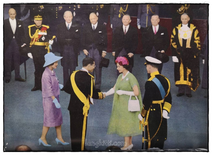 สมุดภาพ พระบรมฉายาลักษณ์ ชุด เสด็จพระราชดำเนินเยือน ยุโรป 3