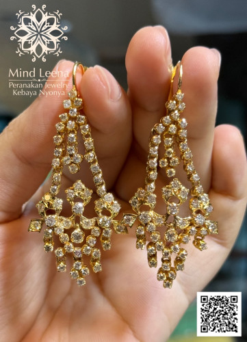 ต่างหูห้อยระย้าประดับเพชรโบราณ อายุเกิน 70 ปี งานเก่า งานโบราณ