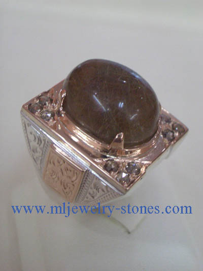 แหวนรูไทร์ควอซต์ (ไหมนาก) ประดับเพชรแท้ สีน้ำตาลเหลี่ยมลูกโลก