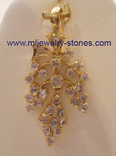 จี้เพชรซีกโบราณของทางภาคใต้(ล็อกเก๊ตอินตัน)เป็นภาษามาลายู ที่ใช้เรียกจี้เพชรซีกทางชายแดนภาคใต้