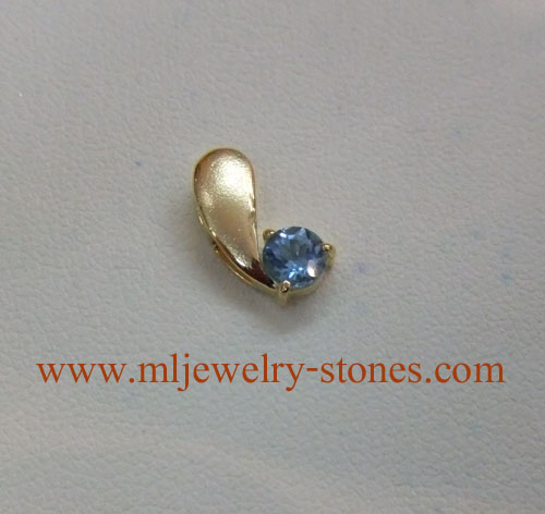 จี้พลอยบลูโทแพส (Blue Topaz) 1