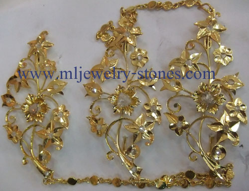 เข็มกลัดเพชรซีกโบราณของทางภาคใต้ (กอรอสัง) เป็นภาษามาลายูที่ใช้เรียกเข็มกลัดเพชรซีก