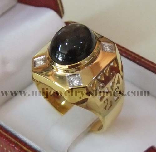 แหวนพลอยสตาร์สีดำประดับเพชร 2