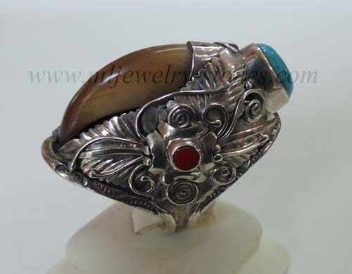 แหวนเล็บหมีตัวเรือนเงินแท้(handmade)
