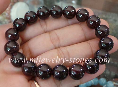 สร้อยข้อมือโกเมน(Garnet) 1