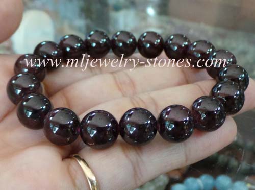 สร้อยข้อมือโกเมน(Garnet) 2