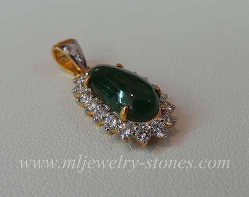 จี้หยกพม่าล้อมเพชรแท้เบลเยี่ยมน้ำหนักรวม 0.80 cts. 1