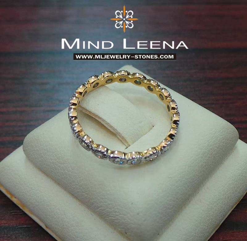 แหวนเพชรรอบวงน้ำหนักรวม 0.44 cts.