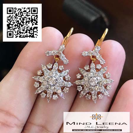 ต่างหูเพชรดาวกระจาย เพชรเก่าโบราณน้ำหนักรวมประมาณ 2.2 cts.
