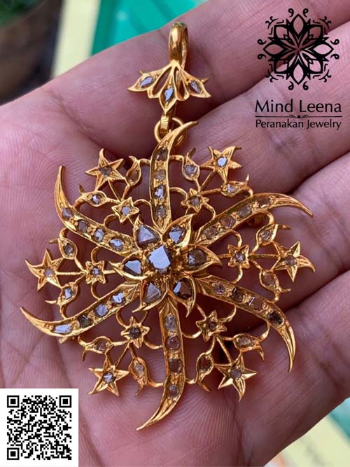 จี้บินตังเพชรซีกขนาดใหญ่ รูปแบบจี้บินตังที่สวยไม่เหมือนกับชิ้นไหนๆที่เคยได้มา เพชรซีกเก่าสวยค่ะ