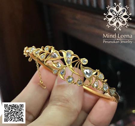 กำไลเพชรลูกโลกโบราณ Antique Gold Bangle With Rose Cut Diamond.