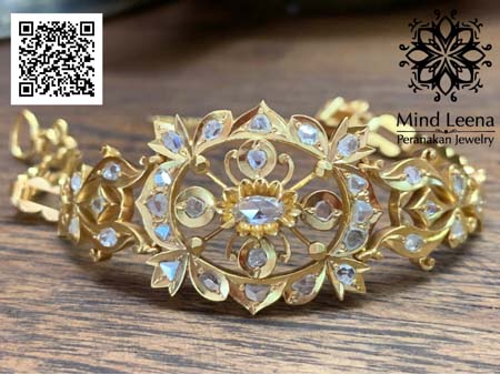 สร้อยข้อมือเพชรซีกโบราณ อายุเกิน 60 ปี เพชรเม็ดกลางเป็นเพชรลูกโลก