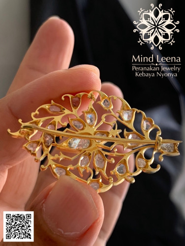 เข็มกลัดผึ้งประดับเพชรซีกเหลี่ยมลูกโลกโบราณ Antique Rose Cut Diamond Brooch. 1