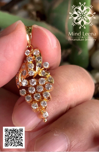จี้เพชรพวงองุ่นโบราณ อายุเกิน 70 ปี งาน peranakan nyonya jewelry