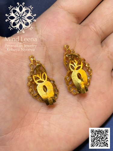 ต่างหูหางหงส์ประดับเพชรซีกโบราณ 2
