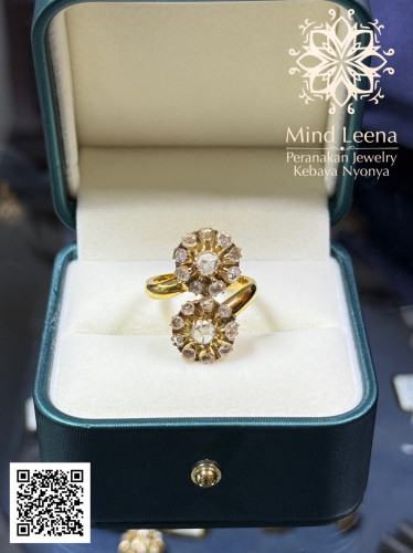 แหวนเพชรซีกกระจุกไขว้ (งานสั่งทำ)